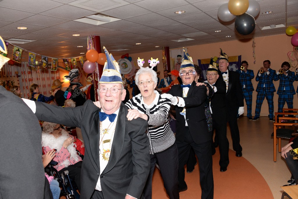 ../Images/Carnaval in Munnekeweij 045.jpg